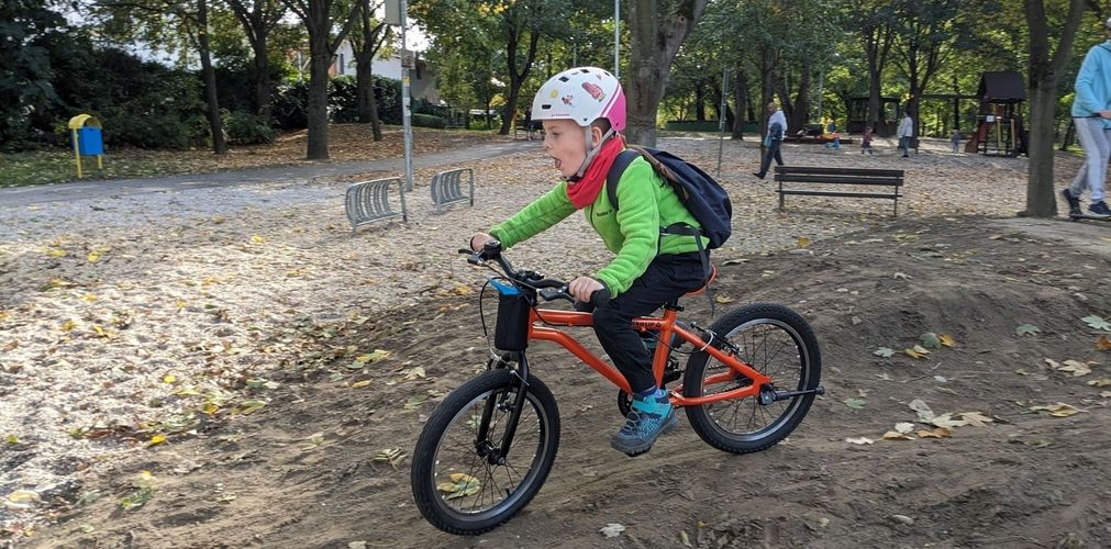 Jak děti připravit na jízdu na kole v zimě a v chladných podmínkách?