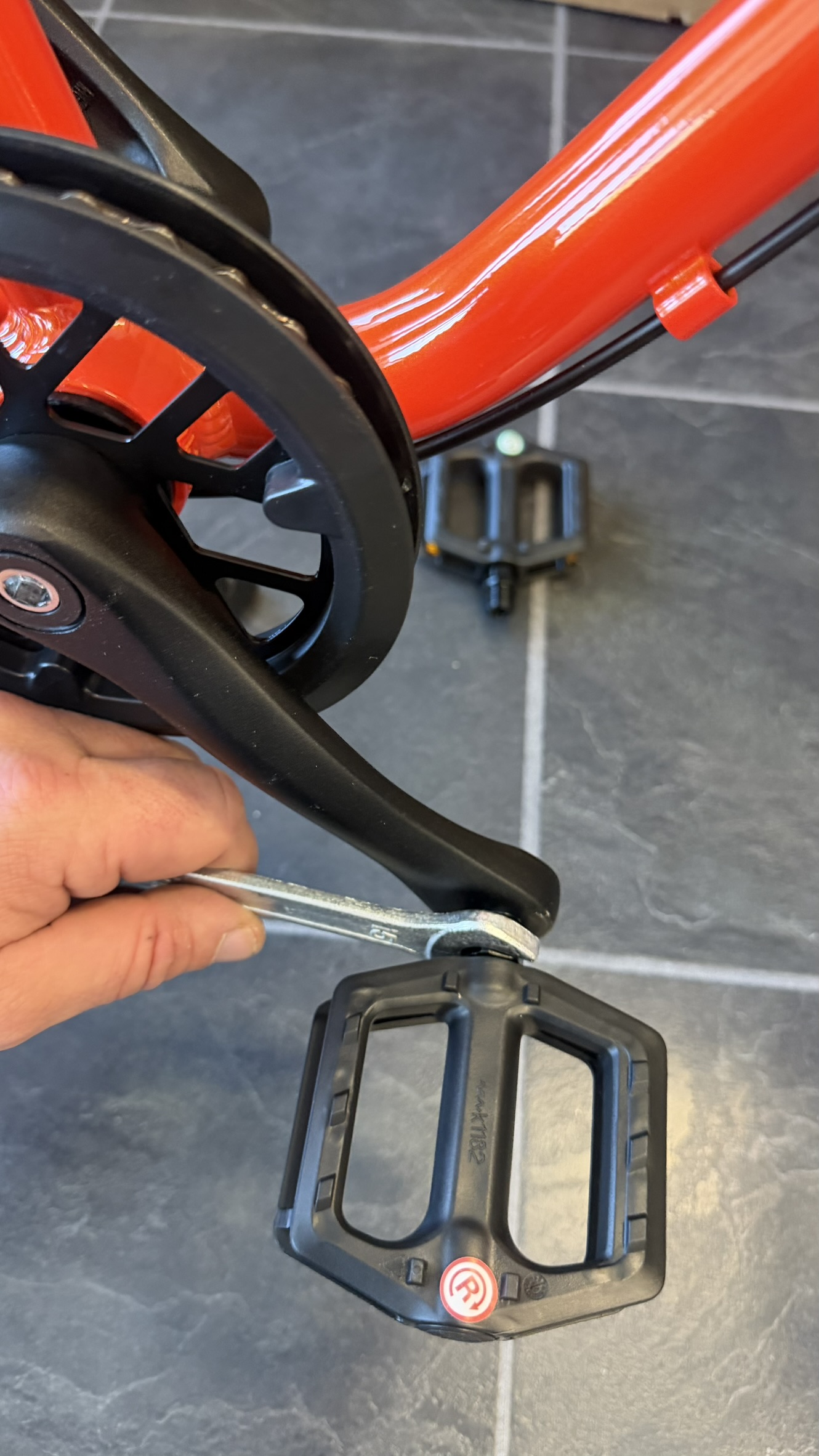 Montering af pedalerne
